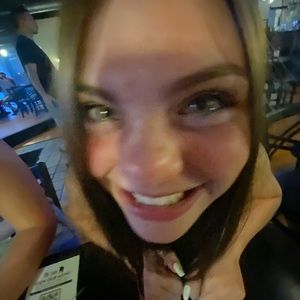 Meet your Posher, Ava